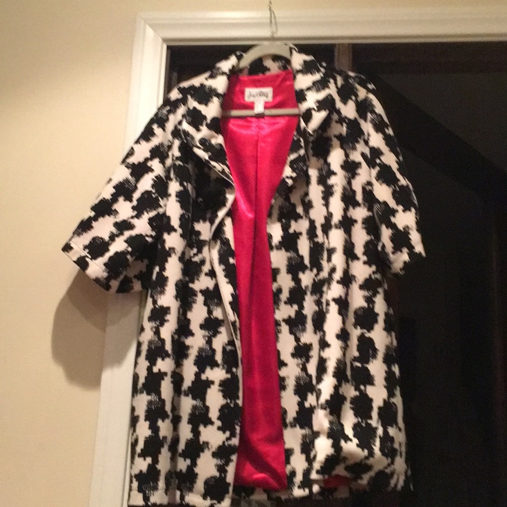Joseph Ribkoff flattering “Jackie-O” style jacket